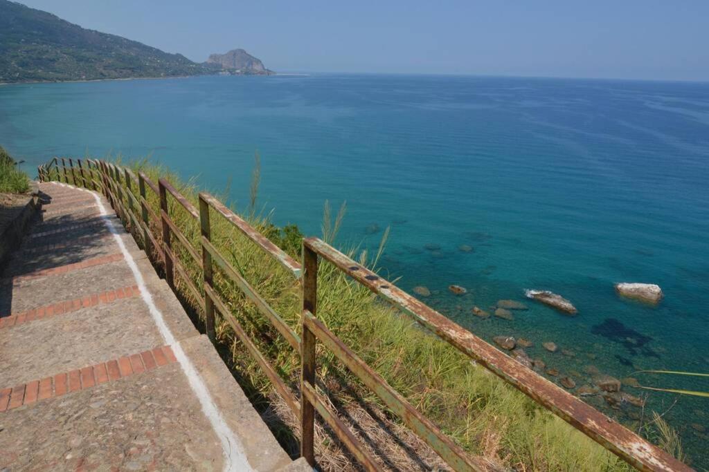 Terrazza Ambrogio Appartement Sant'Ambrogio  Buitenkant foto