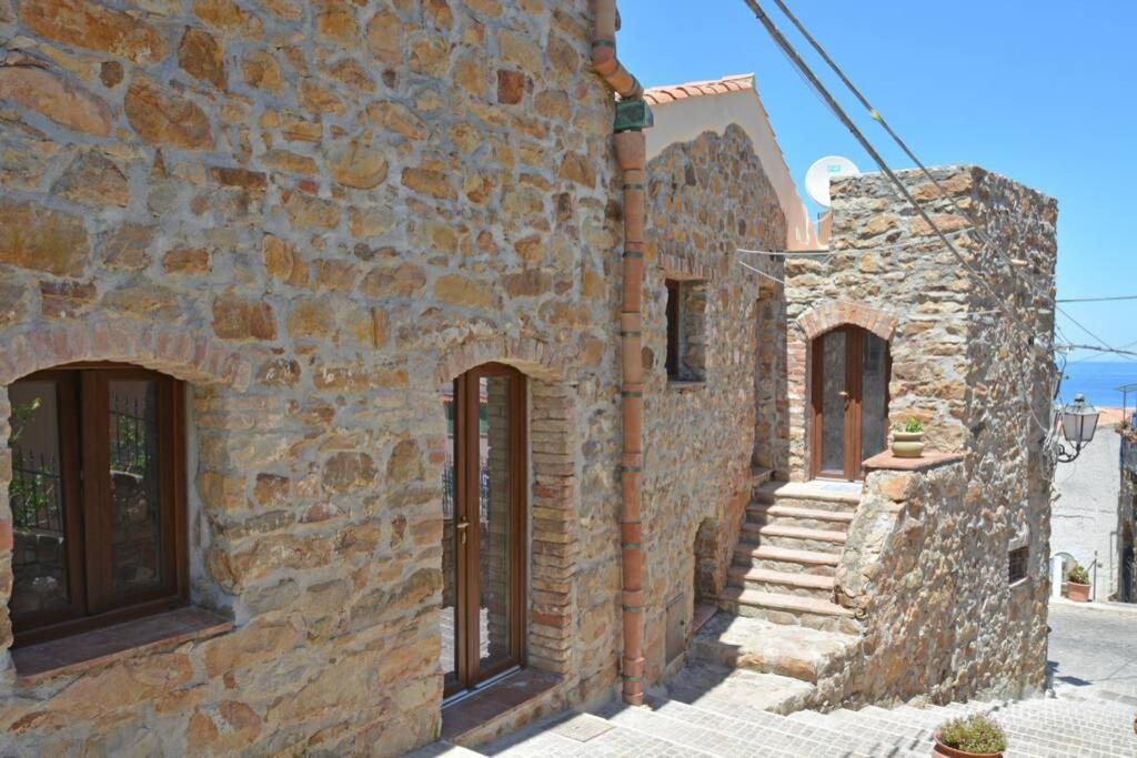 Terrazza Ambrogio Appartement Sant'Ambrogio  Buitenkant foto